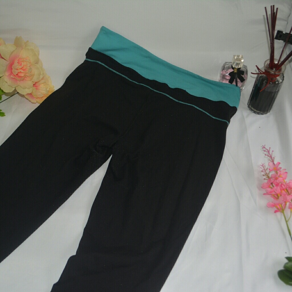2 pair Active capri - Picture 3 of 3